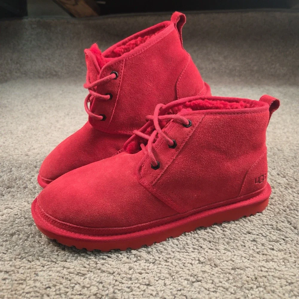 UGG Neumel Samba Red Suede Chukka Boots Mens 9 Shearling Lined Lace Up